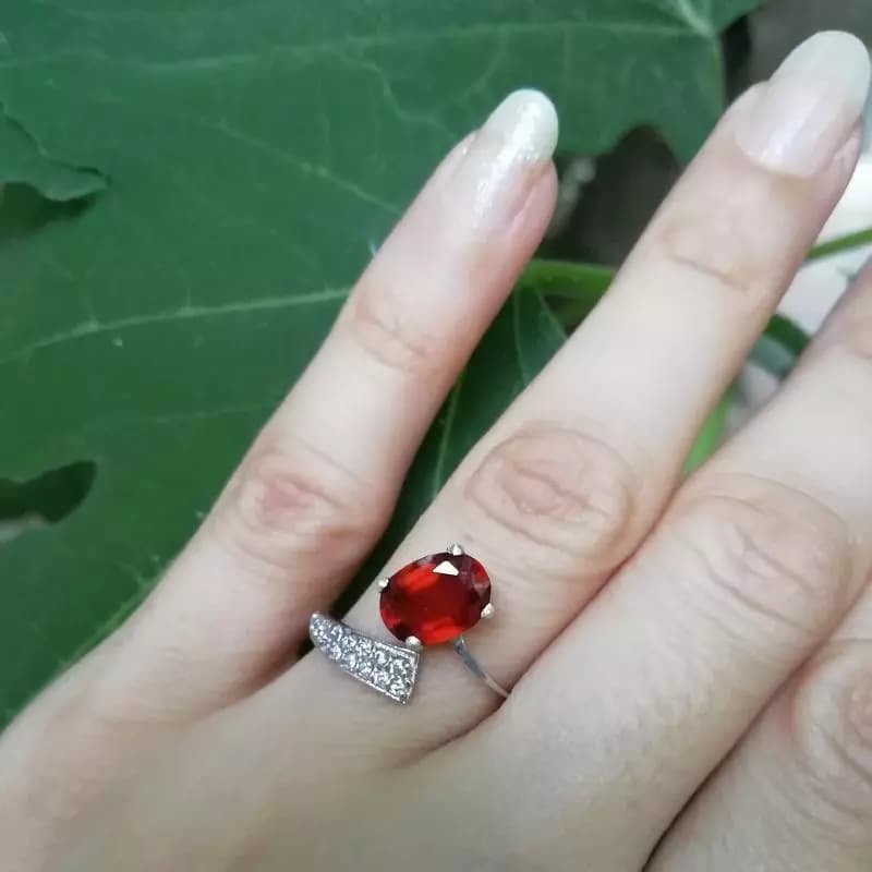 انگشتر نقره زنانه نگین جواهری هسونایت گارنت، کد 536 — تصویر ۲