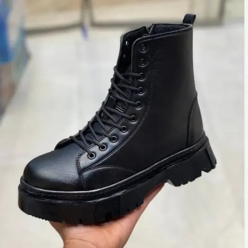 بوت مردانه برشکا بغل زیپ چرم صنعتی رنگ مشکی — تصویر ۴