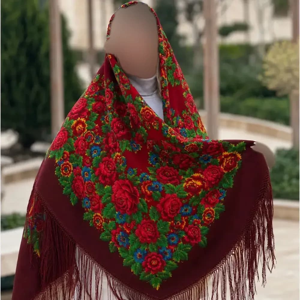 روسری ترکمنی پشمی اصل قرمز برند Pavlovo Posad قواره 148 در 148 سانتیمتر — تصویر ۳