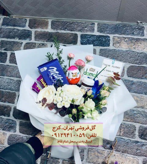 گل و بادکنک رز قرمز ولنتاین در گلفروشی اراج