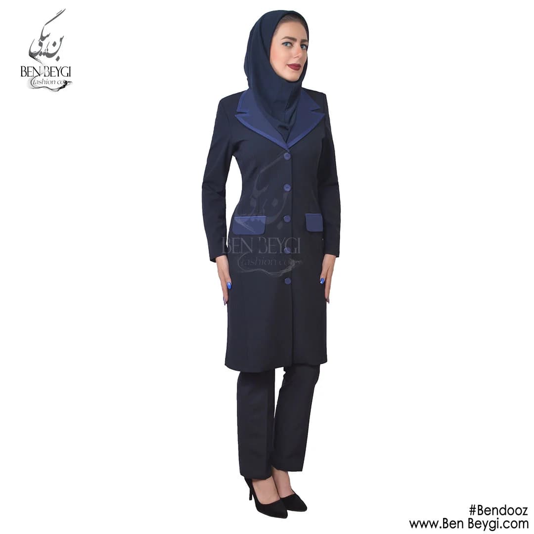 مانتو شلوار اداری سرمه ای آبی یقه انگلیسی پهن دو جیب درب دار پارچه بزیاق کد 15438