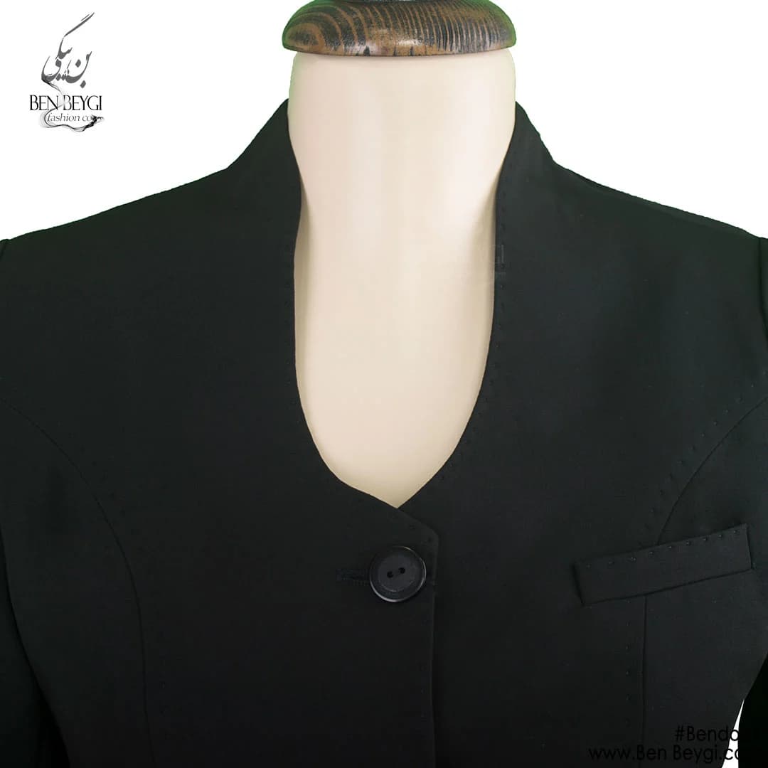 مانتو شلوار اداری مشکی یقه گلابی بانتودوزی پارچه فیونا کد 10709 — تصویر ۲