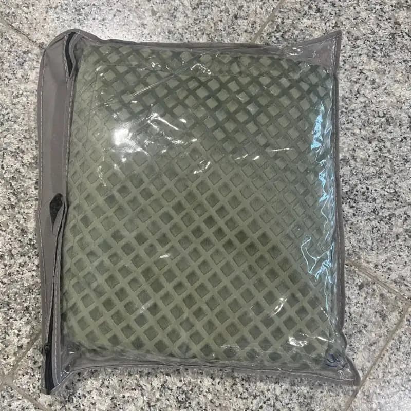 روکش تشک و بالش مخمل طرح لوزی سبز زیتونی — تصویر ۴