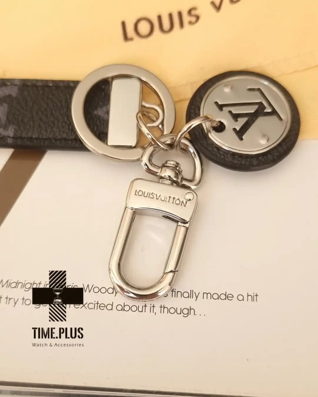 جاسوئیچی لویی ویتون مدل Neo LV Club Bag Charm and Kev Holder — تصویر ۷