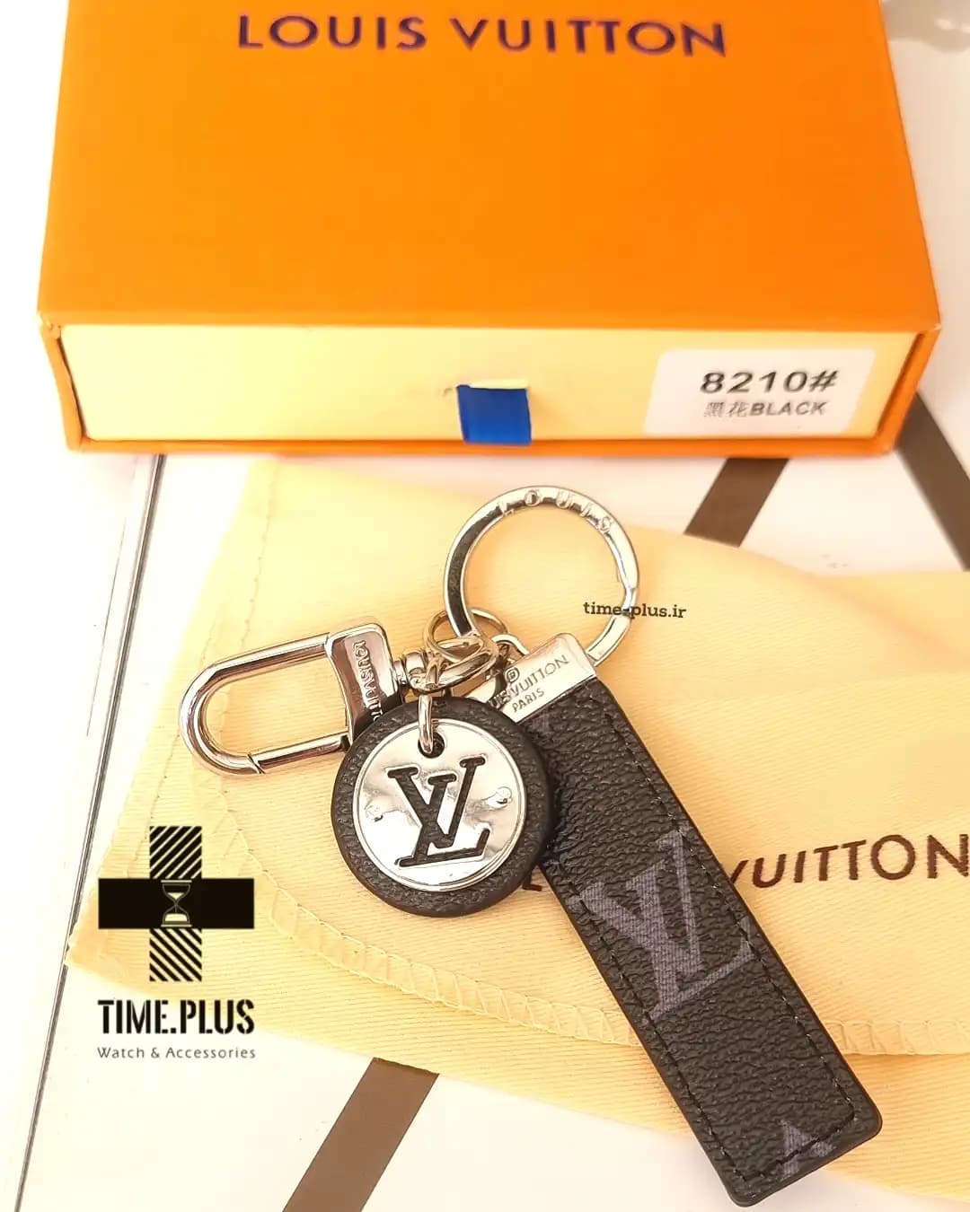 جاسوئیچی لویی ویتون مدل Neo LV Club Bag Charm and Kev Holder — تصویر ۳