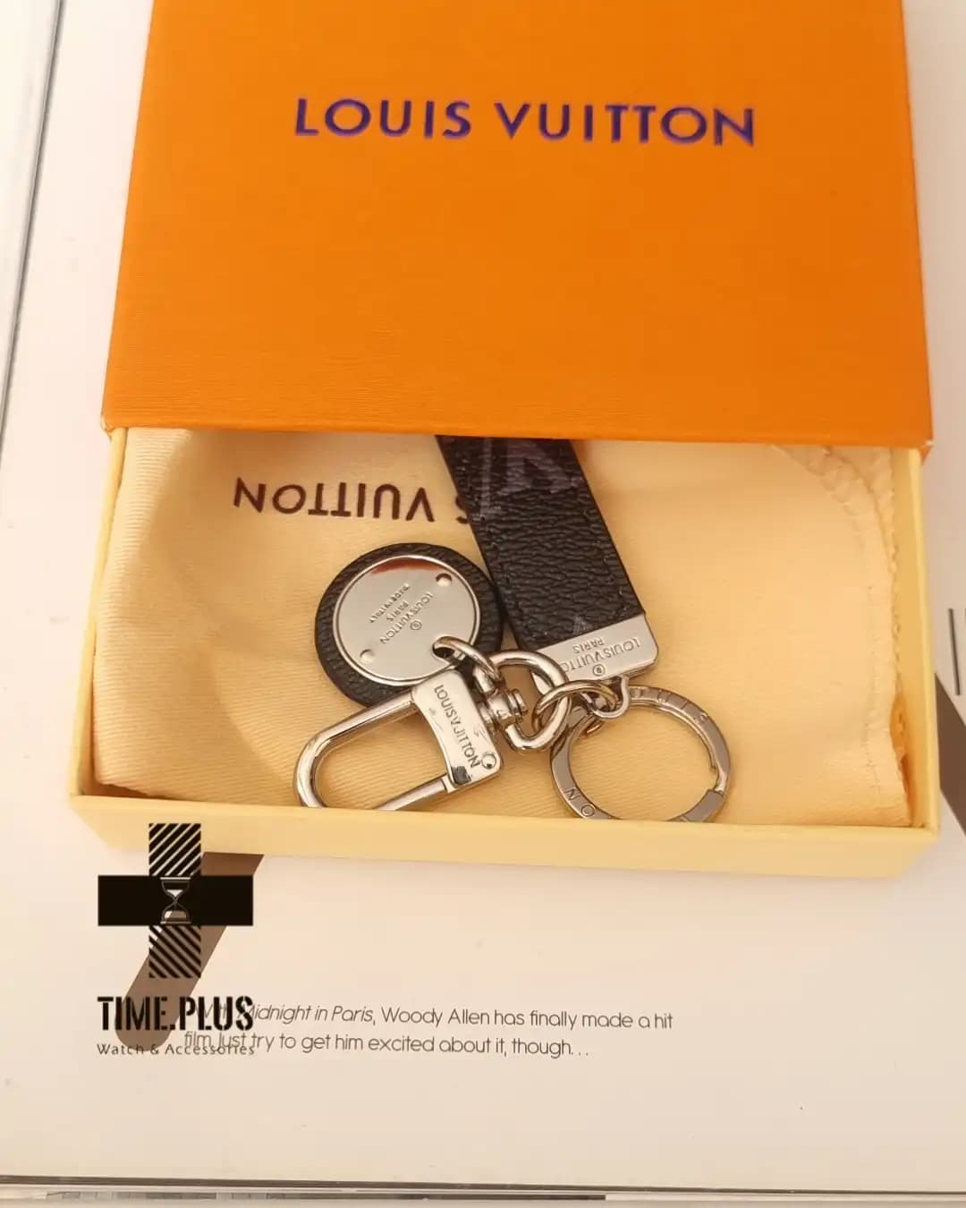 جاسوئیچی لویی ویتون مدل Neo LV Club Bag Charm and Kev Holder — تصویر ۸