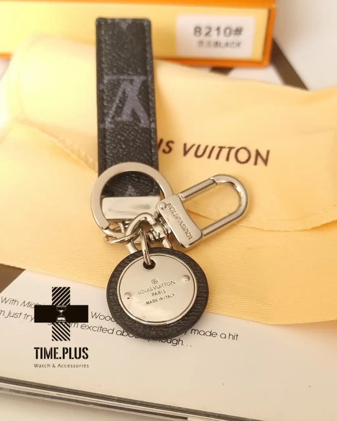 جاسوئیچی لویی ویتون مدل Neo LV Club Bag Charm and Kev Holder — تصویر ۶