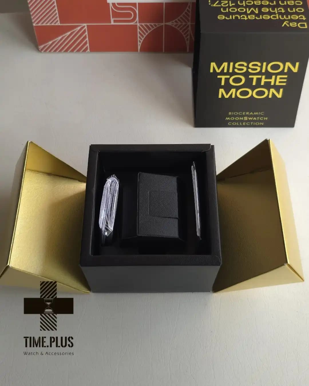 جعبه ساعت امگا سواچ Mission To The Moon Moonshine Gold — تصویر ۶