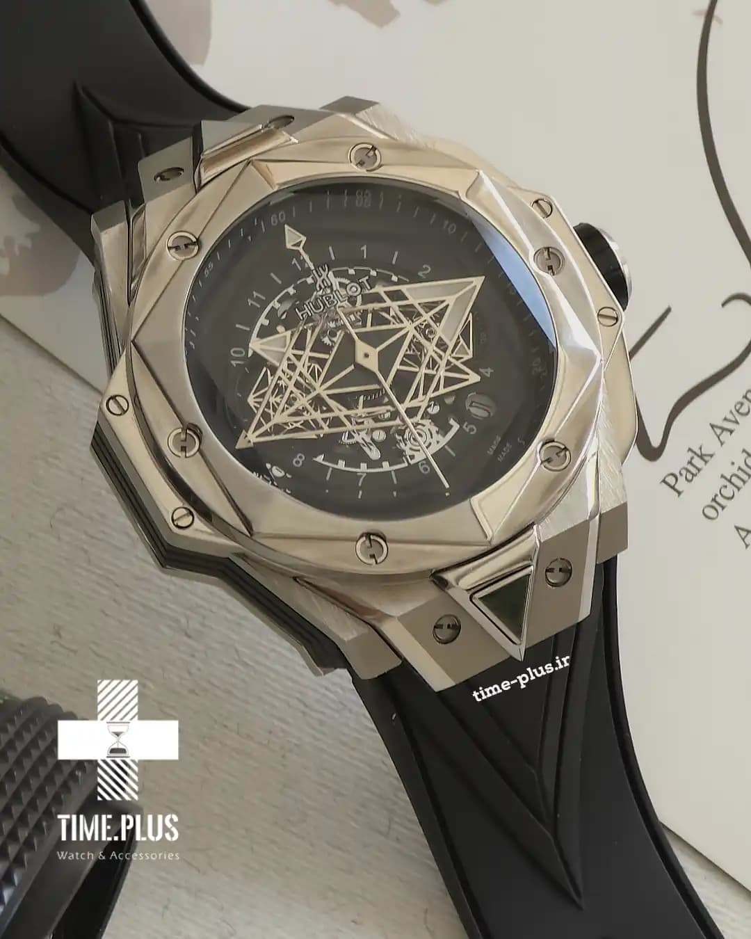 ساعت هوبلو sang bleu chronograph — تصویر ۳