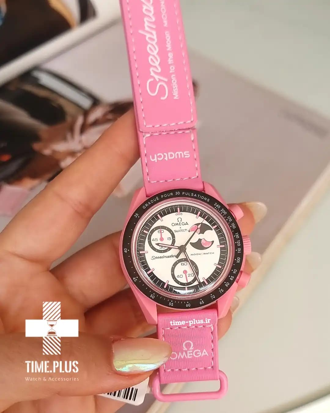 ساعت امگا سواچ مدل Pink Moon — تصویر ۳