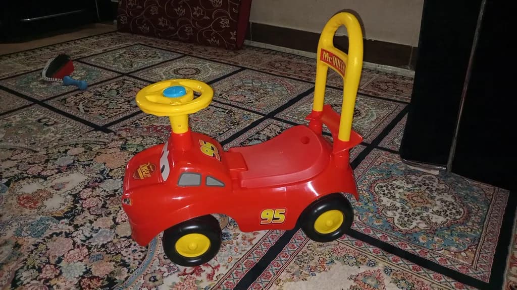 ماشین بازی زرین تویز مدل Musical Ride McQueen J3 کد B19690 — تصویر ۲