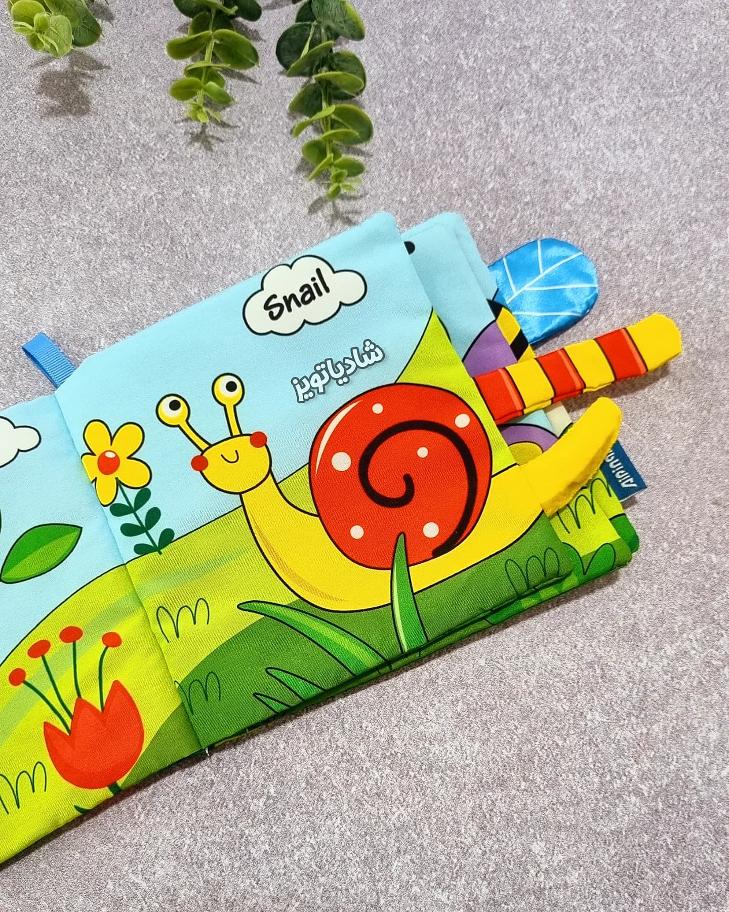 کتاب پارچه ای اورجینال حشرات مربعی — تصویر ۲