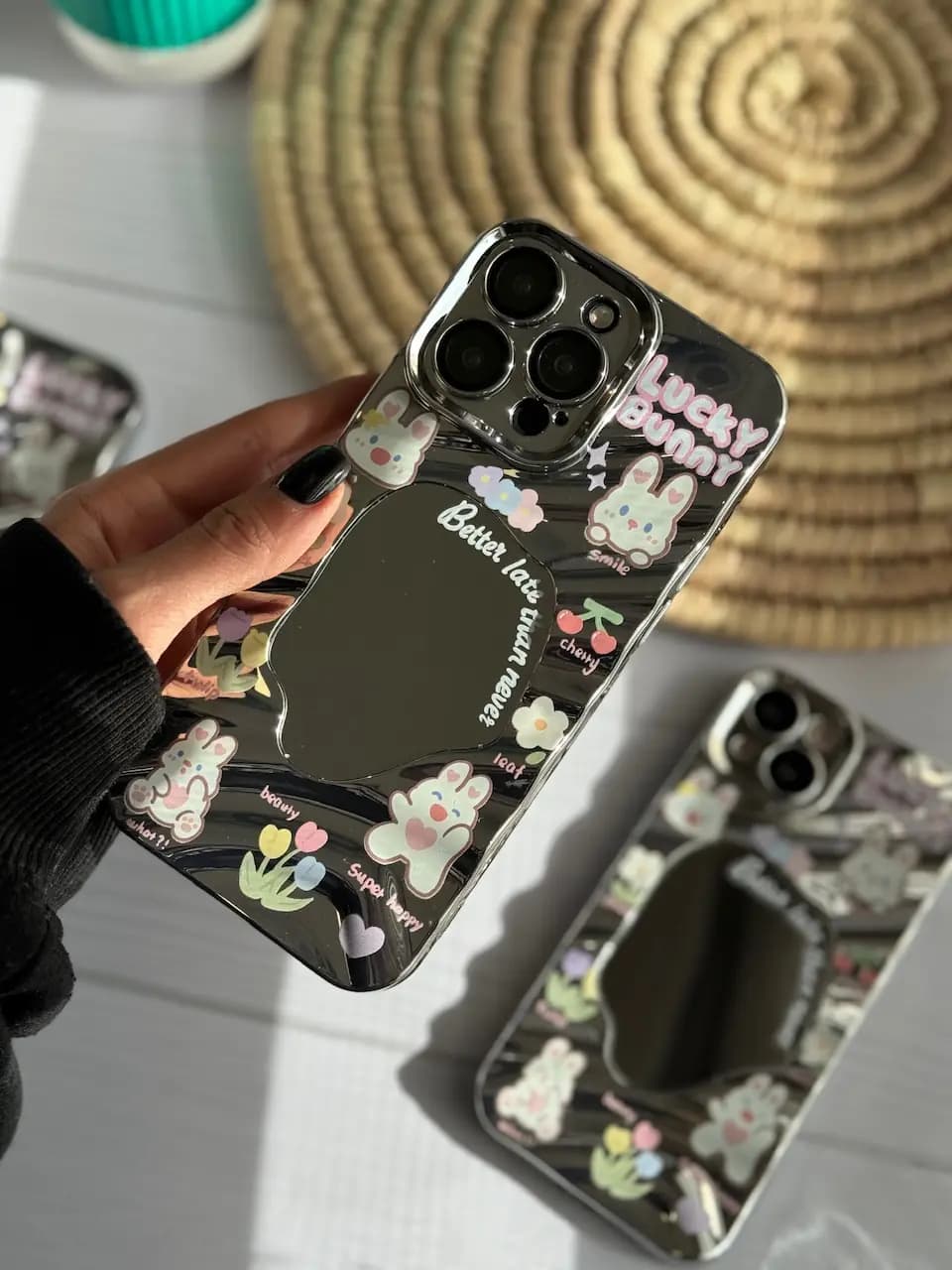 قاب Lucky Bunny کرومی آینه دار — تصویر ۳