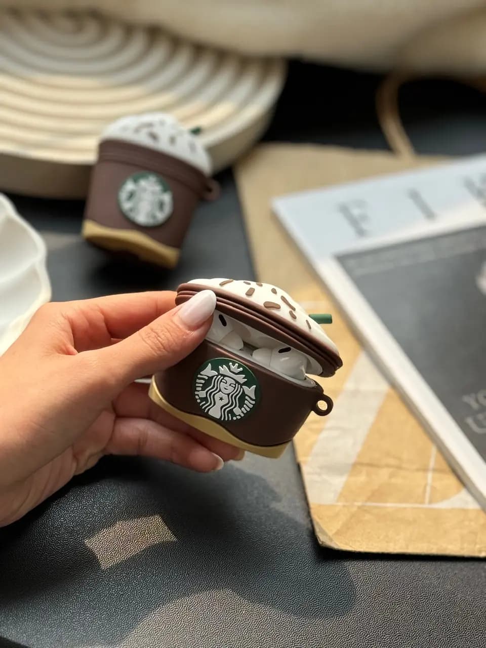 کاور ایرپاد Mocha Cream استارباکس — تصویر ۲