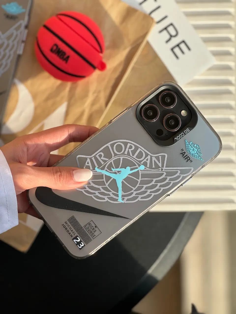 قاب Silver Nike Air Jordan — تصویر ۳