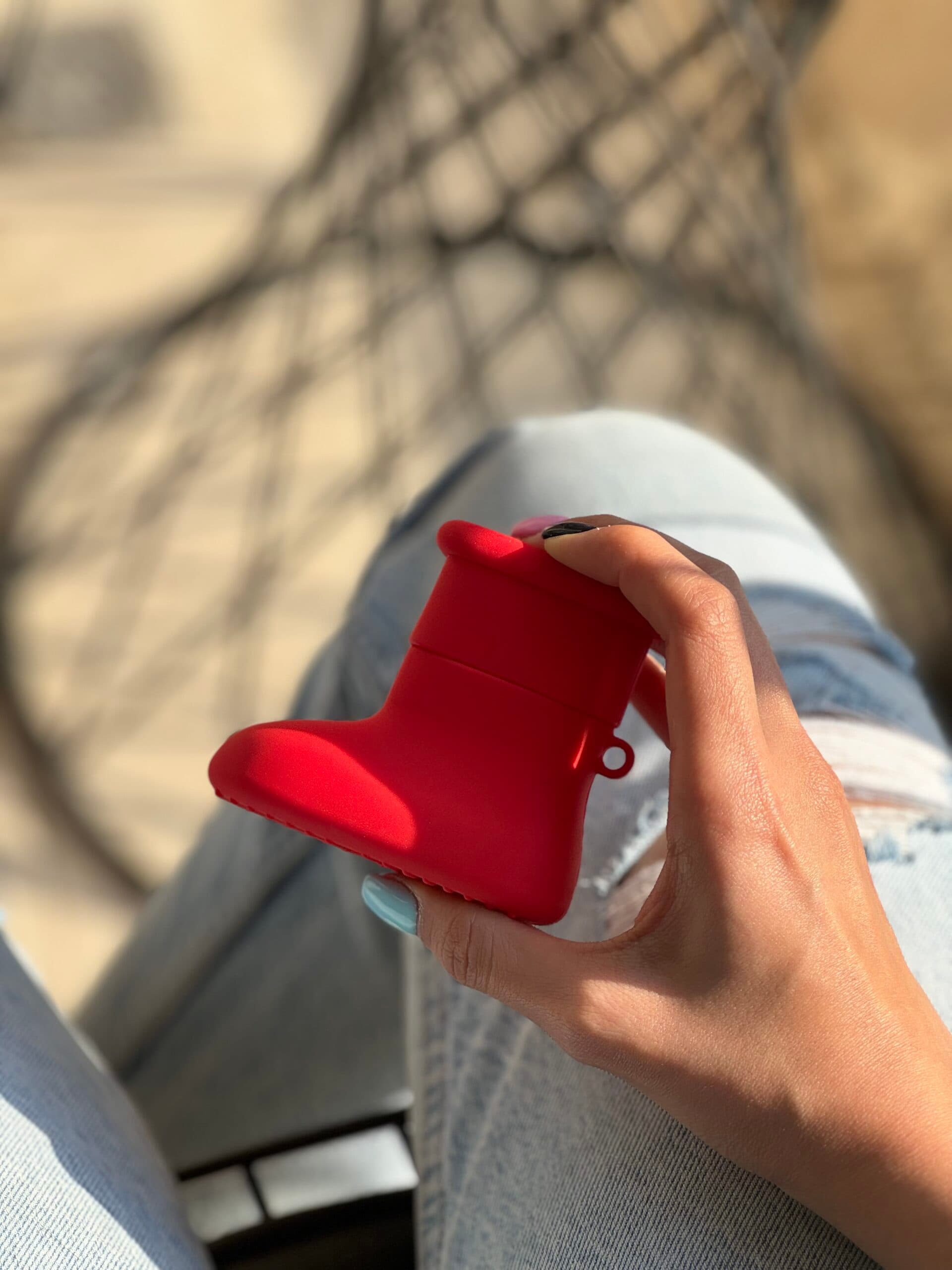 کاور ایرپاد چکمه قرمز — تصویر ۴