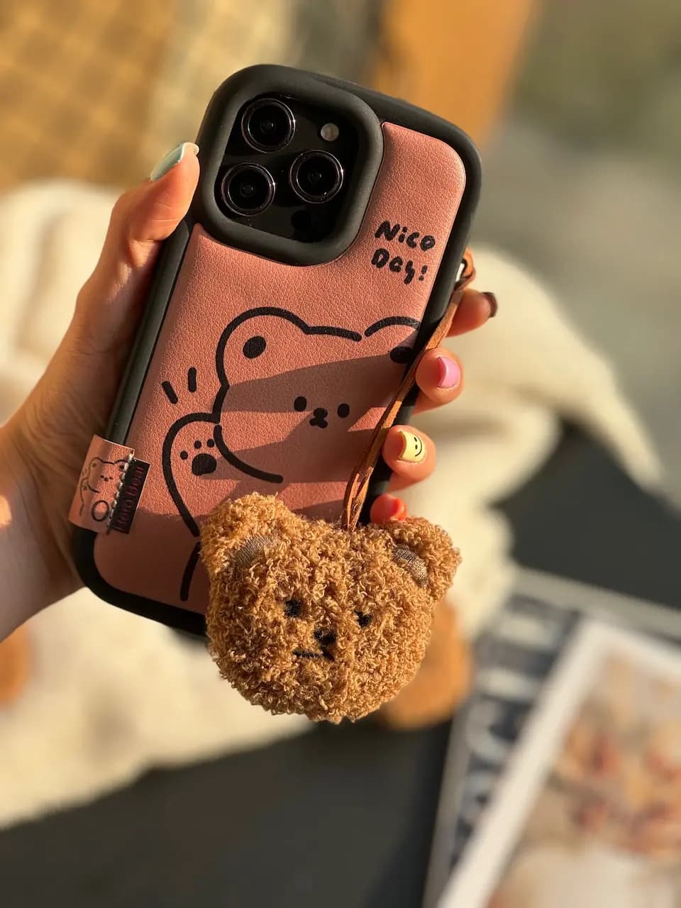 قاب Hero Bear با آویز پشمی — تصویر ۲