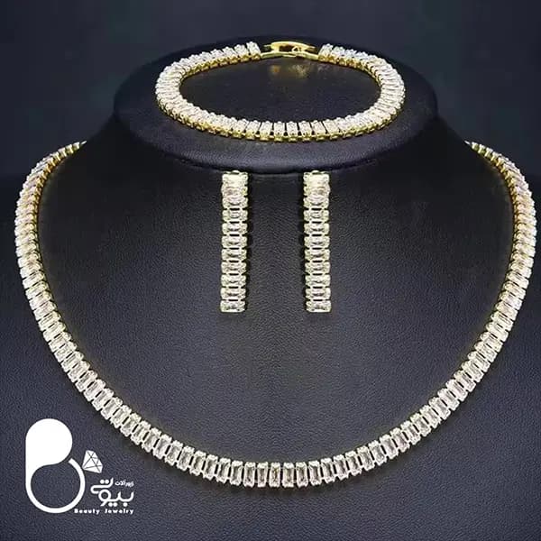 سرویس تنیسی اصلی