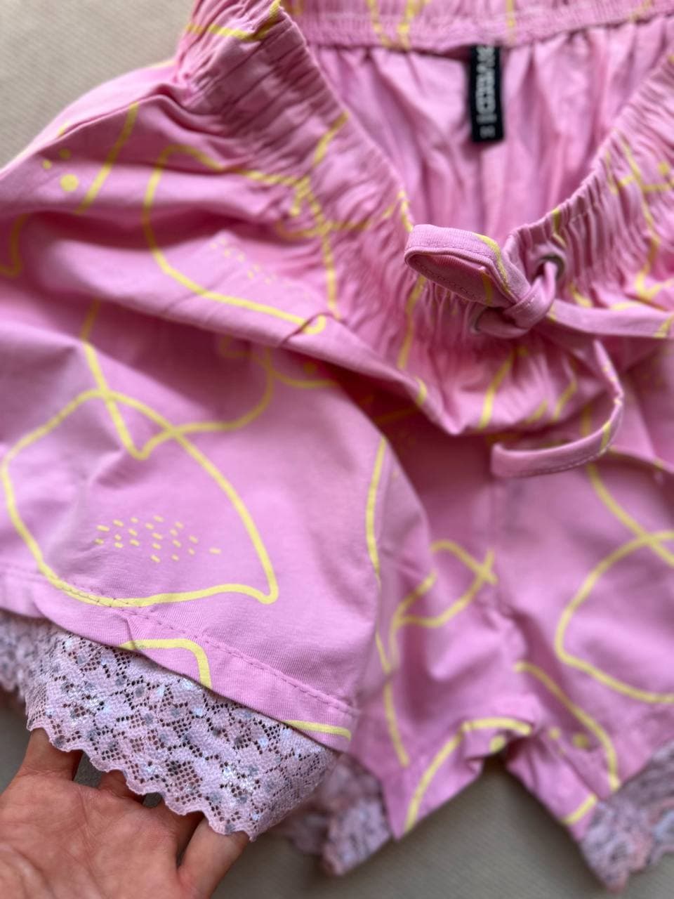 تاپ و شلوارک زنانه H&M وارداتی مدل نازی — تصویر ۴