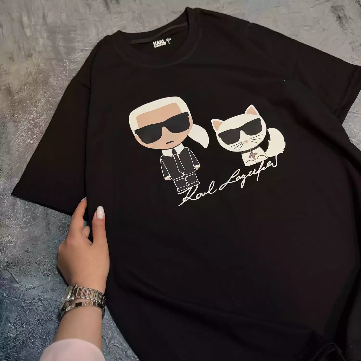 تیشرت طرح امضا کارل لاگرفلد KARL LAGERFELD — تصویر ۵