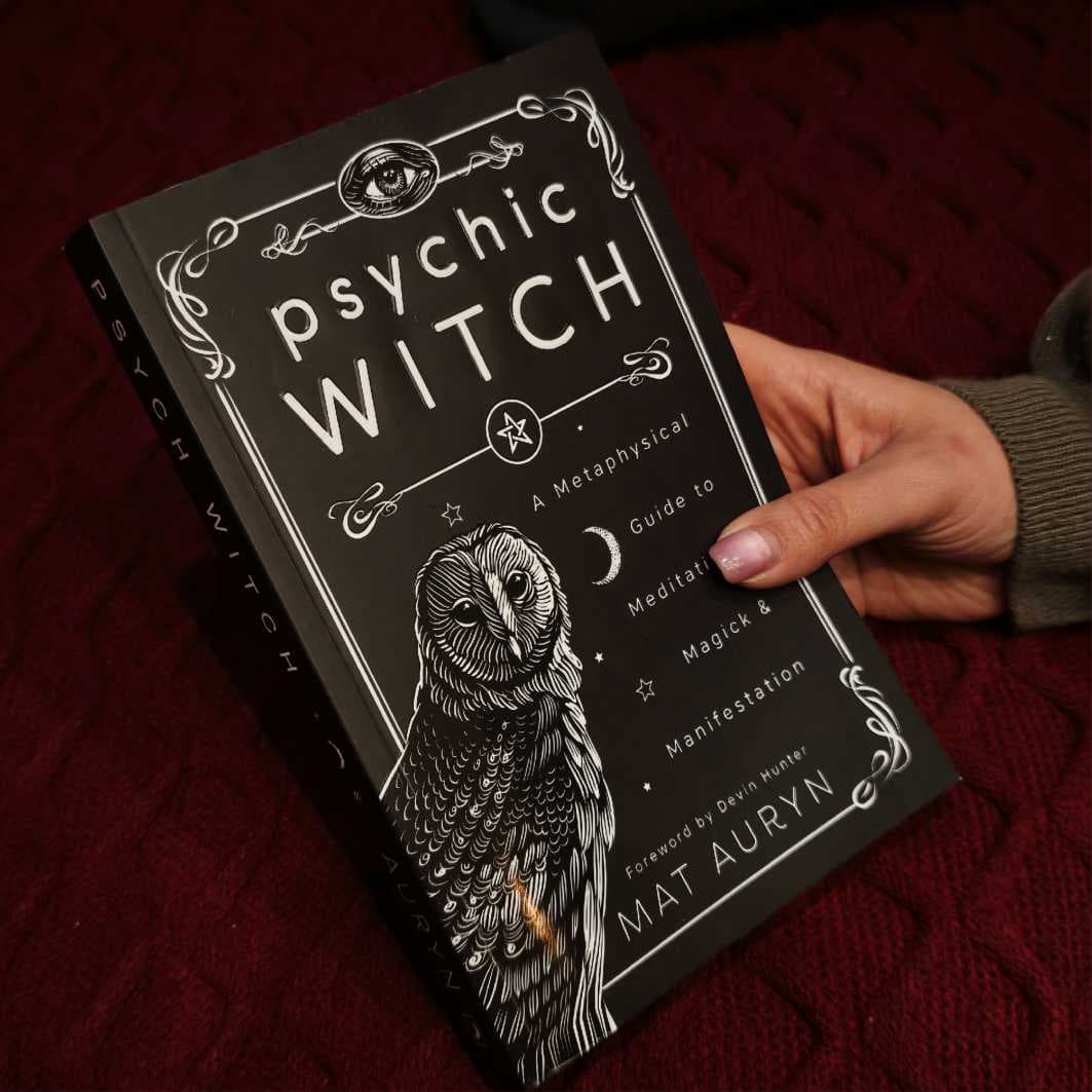 کتاب جادوگر ذهن آگاه | Psychic Witch 📖✨