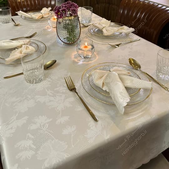 رومیزی ژاگارد مستطیل طرح کلارا
