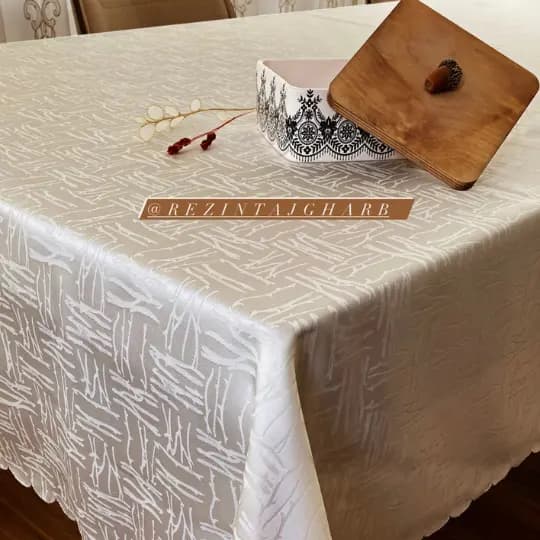 رومیزی ژاگارد دایره طرح یاسمین رزین تاژ — تصویر ۳