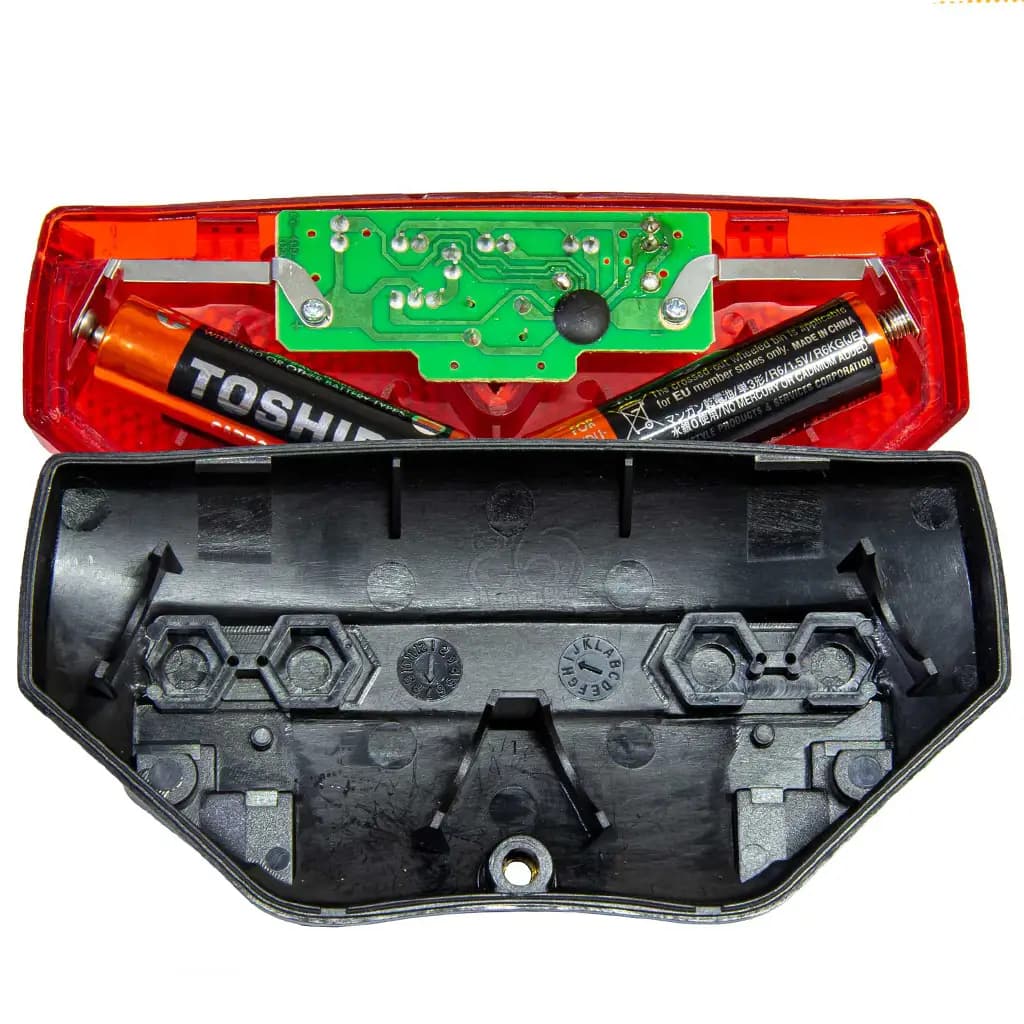 خرید چراغ عقب ترک‌بند دوچرخه Energi CG-409R1 – ۵ LED قرمز با شبرنگ 180 ساعت نور ثابت تاییدیه اروپا ساخت تایوان — تصویر ۳