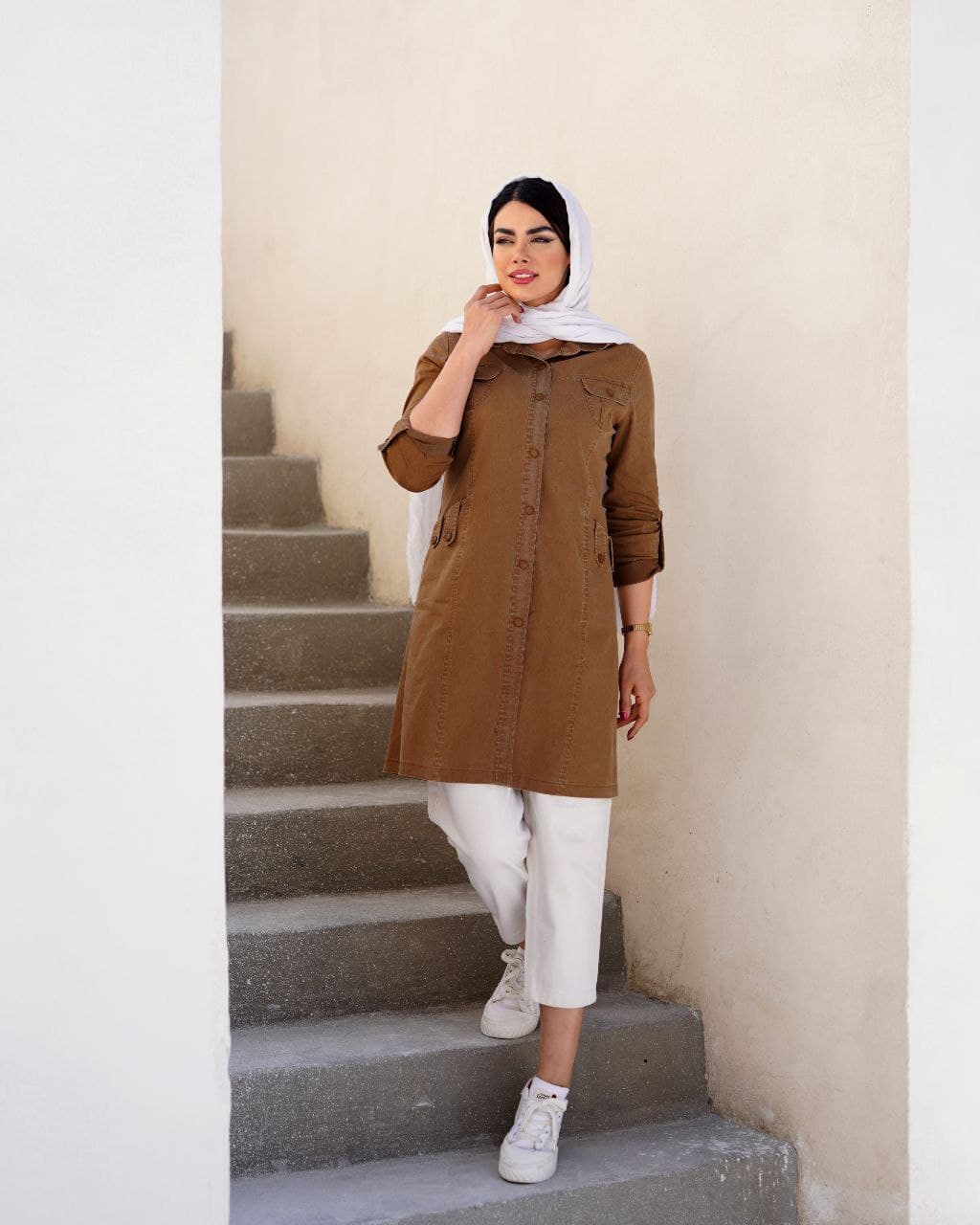 مانتو شیک و ساده — تصویر ۳