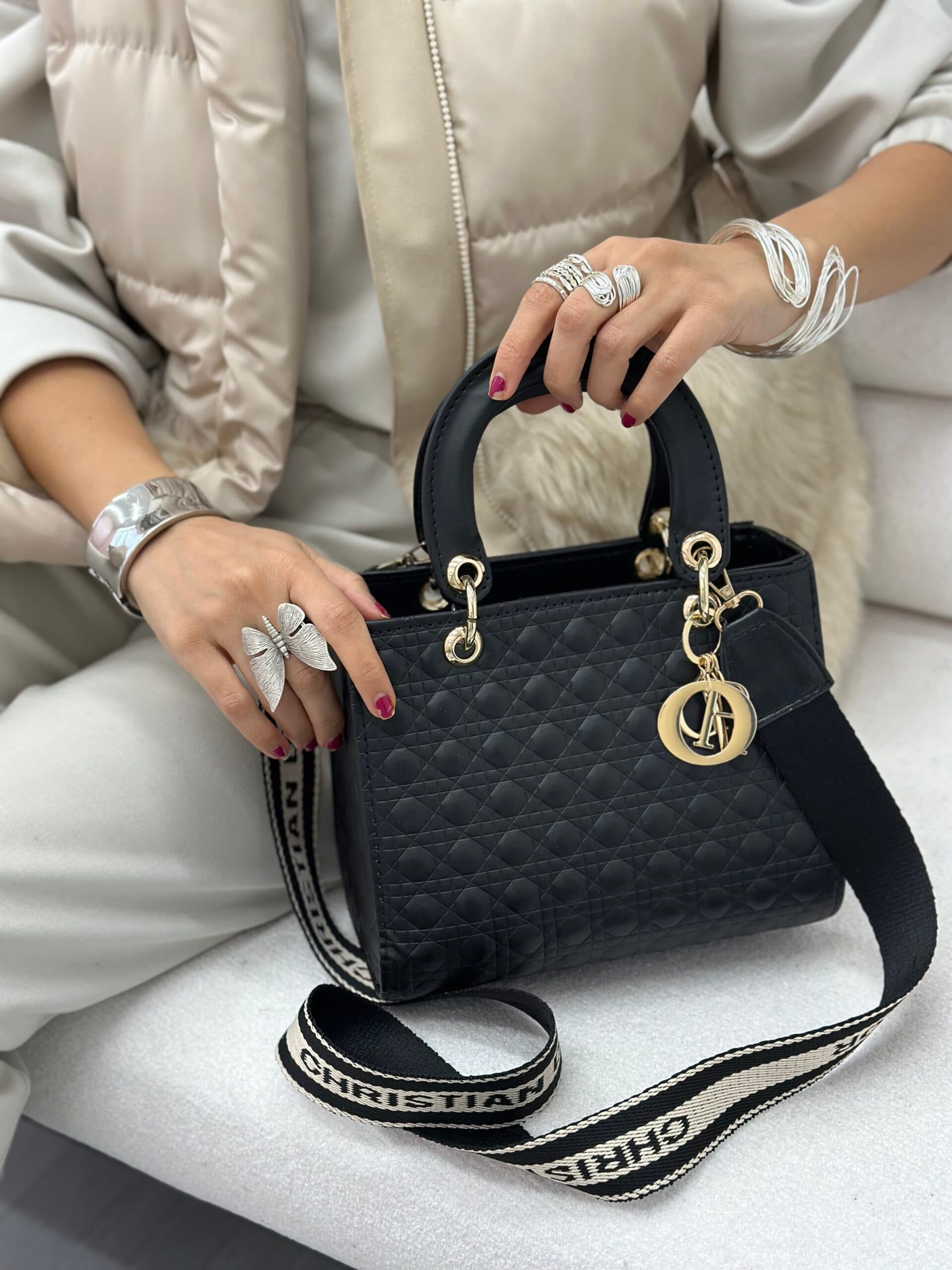 کیف دیور مهتانو — تصویر ۲