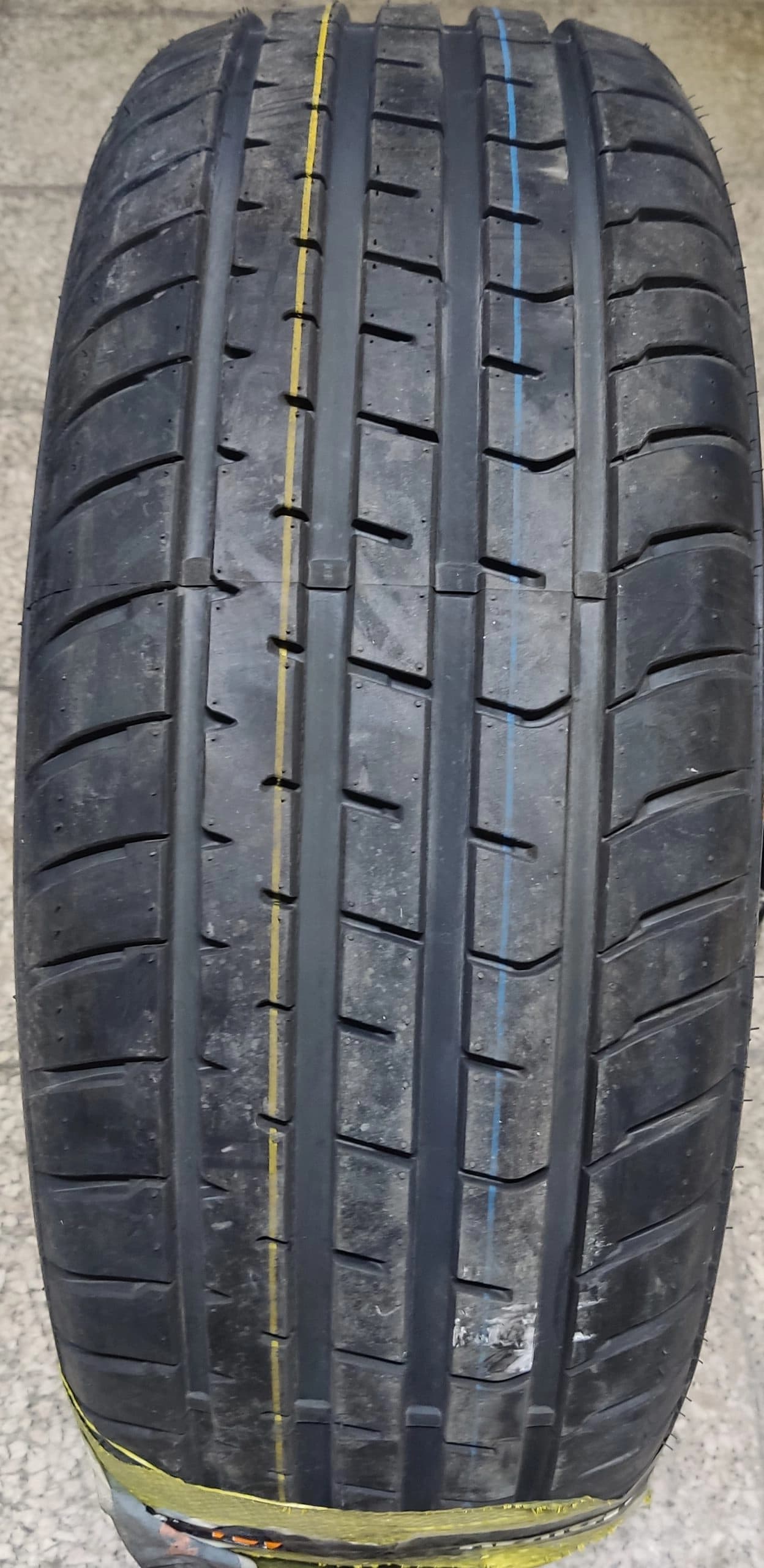 لاستیک هدوی مدل HH306 سایز 205/60R15 — تصویر ۲
