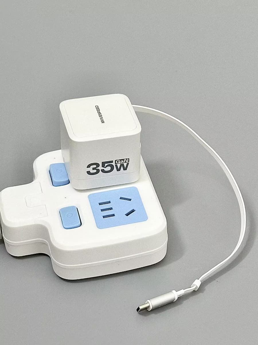 شارژر دیواری GaN با کابل جمع‌شونده USB-C و ۳۵ وات مدل MSA03 برند move speed — تصویر ۲