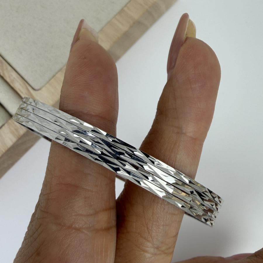 النگو و دستبند زنانه کد 4 — تصویر ۴