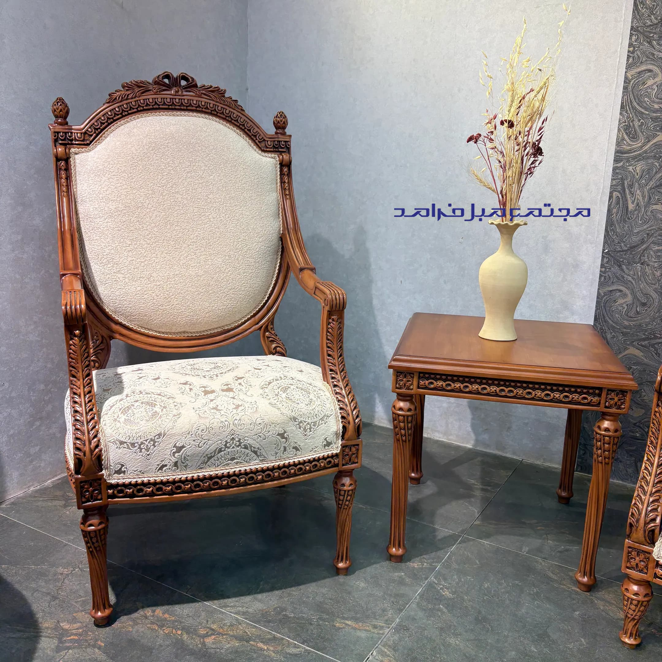 مبل استیل 9 نفره کاجی پاپیونی با جلومبلی و دو عسلی — تصویر ۳