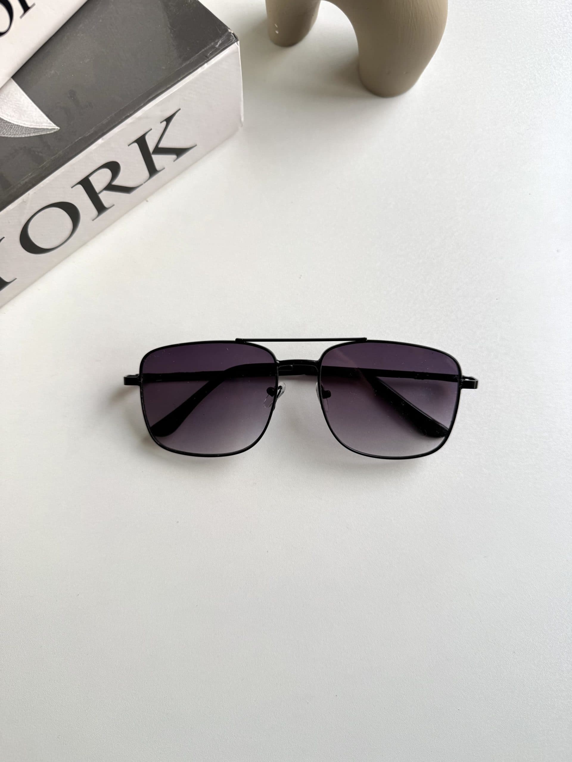 عينك آفتابي برند Gucci اسپرت دودی ترند يووي 400 — تصویر ۵