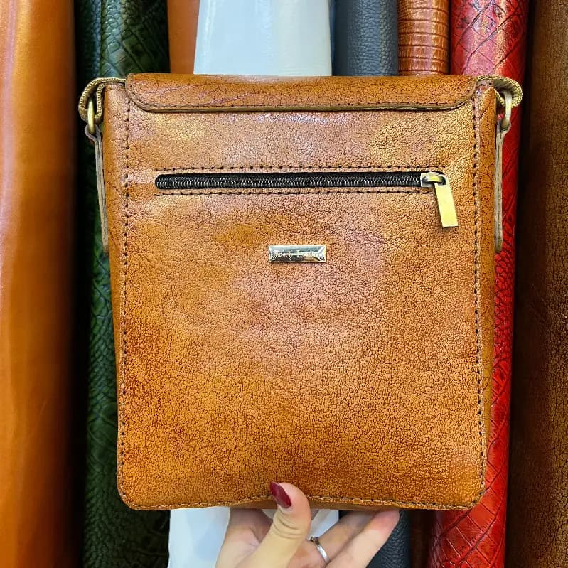 کیف دوشی چرم گاوی کد 68 — تصویر ۲