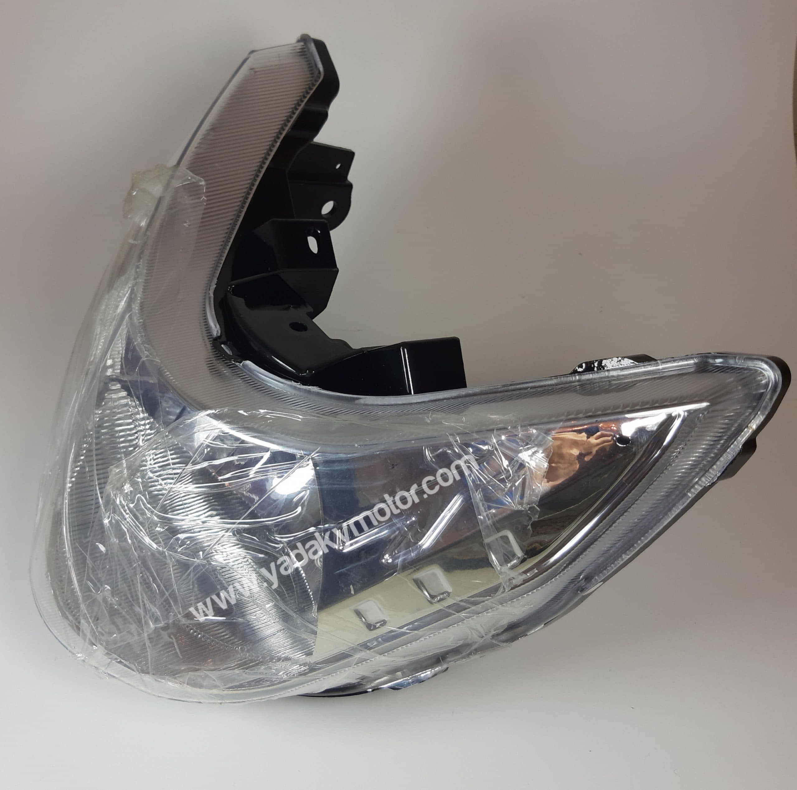 چراغ جلو دایچی 135 — تصویر ۲