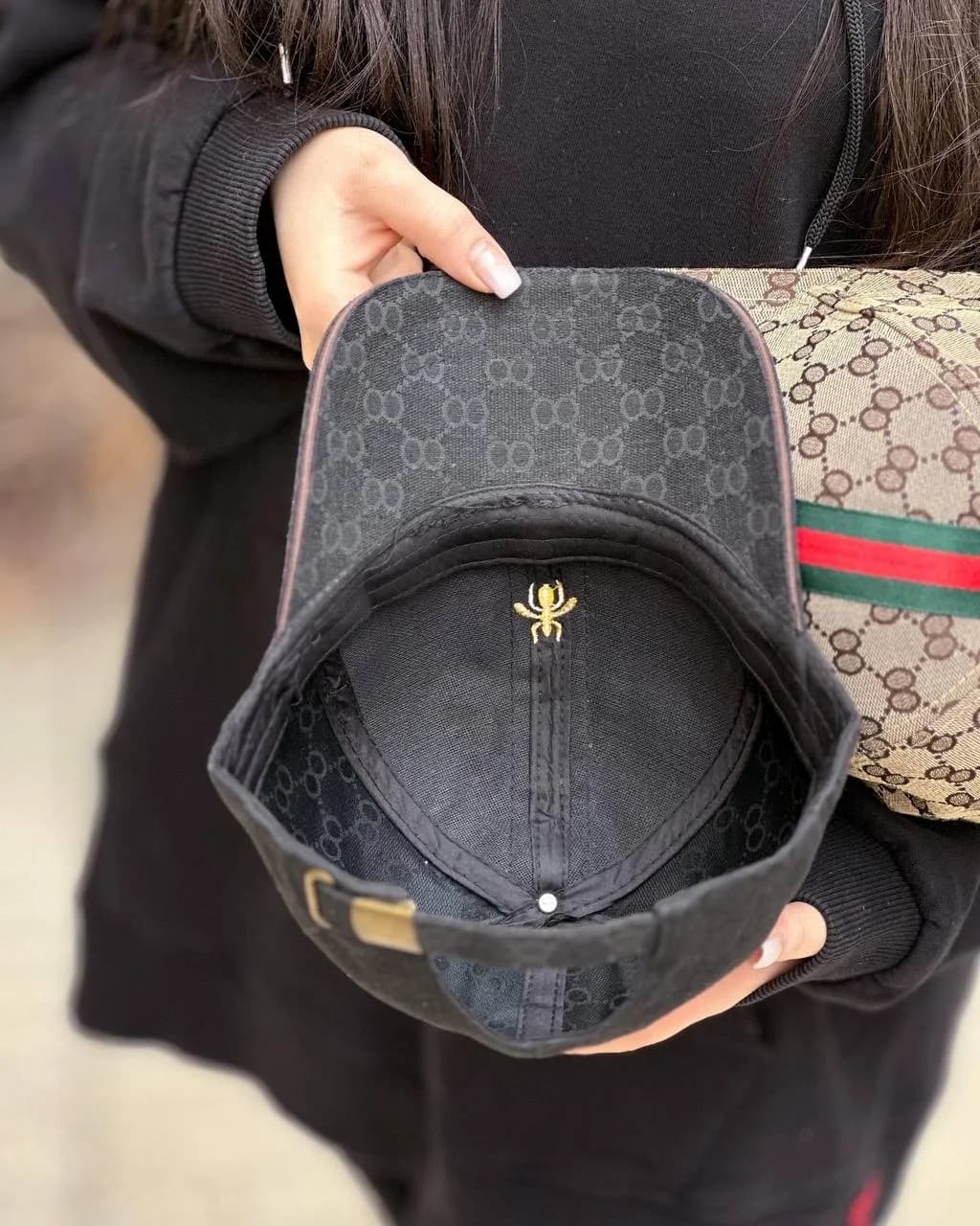 کلاه بیسبالی گوچی زنبور — تصویر ۶