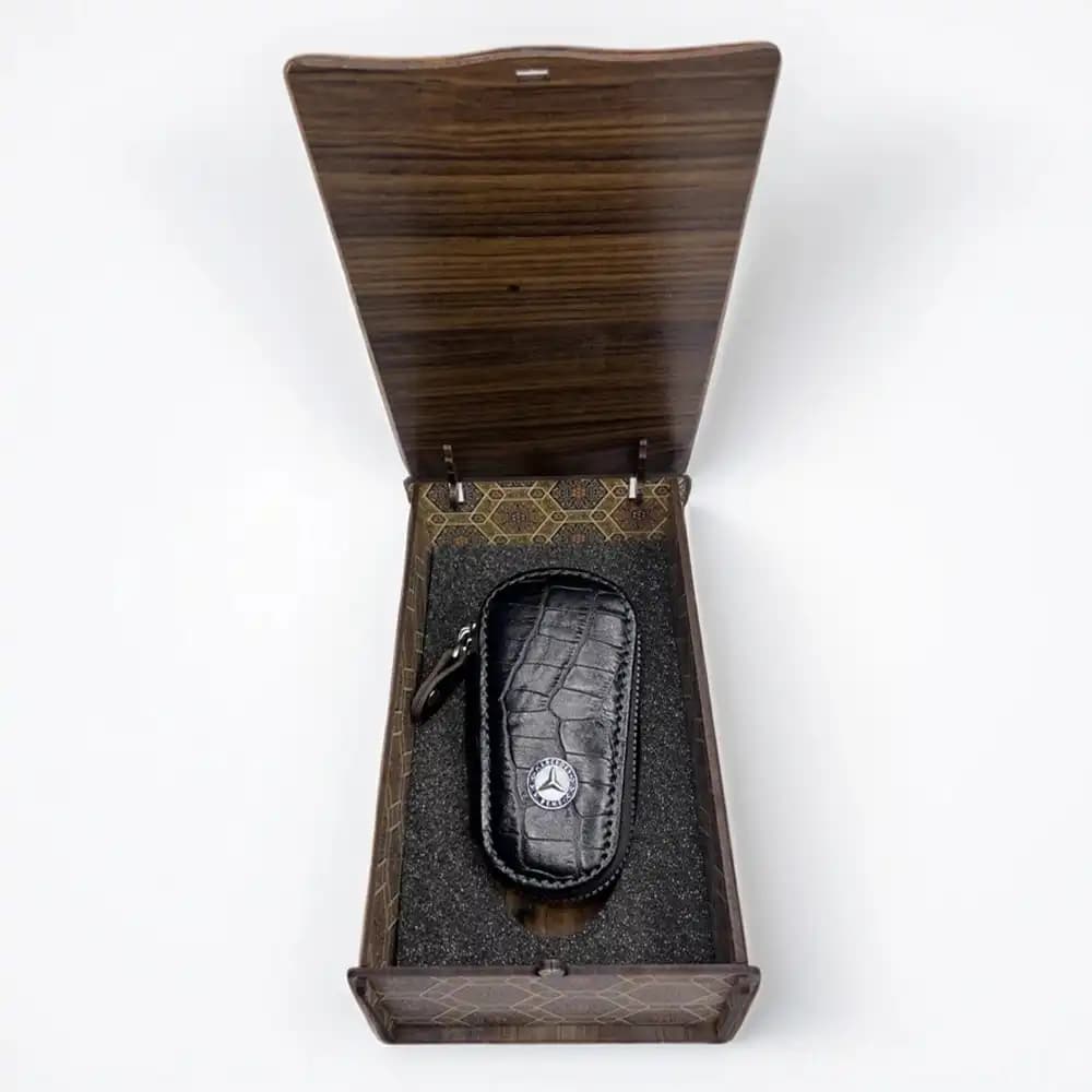 جای سوئیچ چرمی خودروی بنز – Benz Key Holder — تصویر ۲