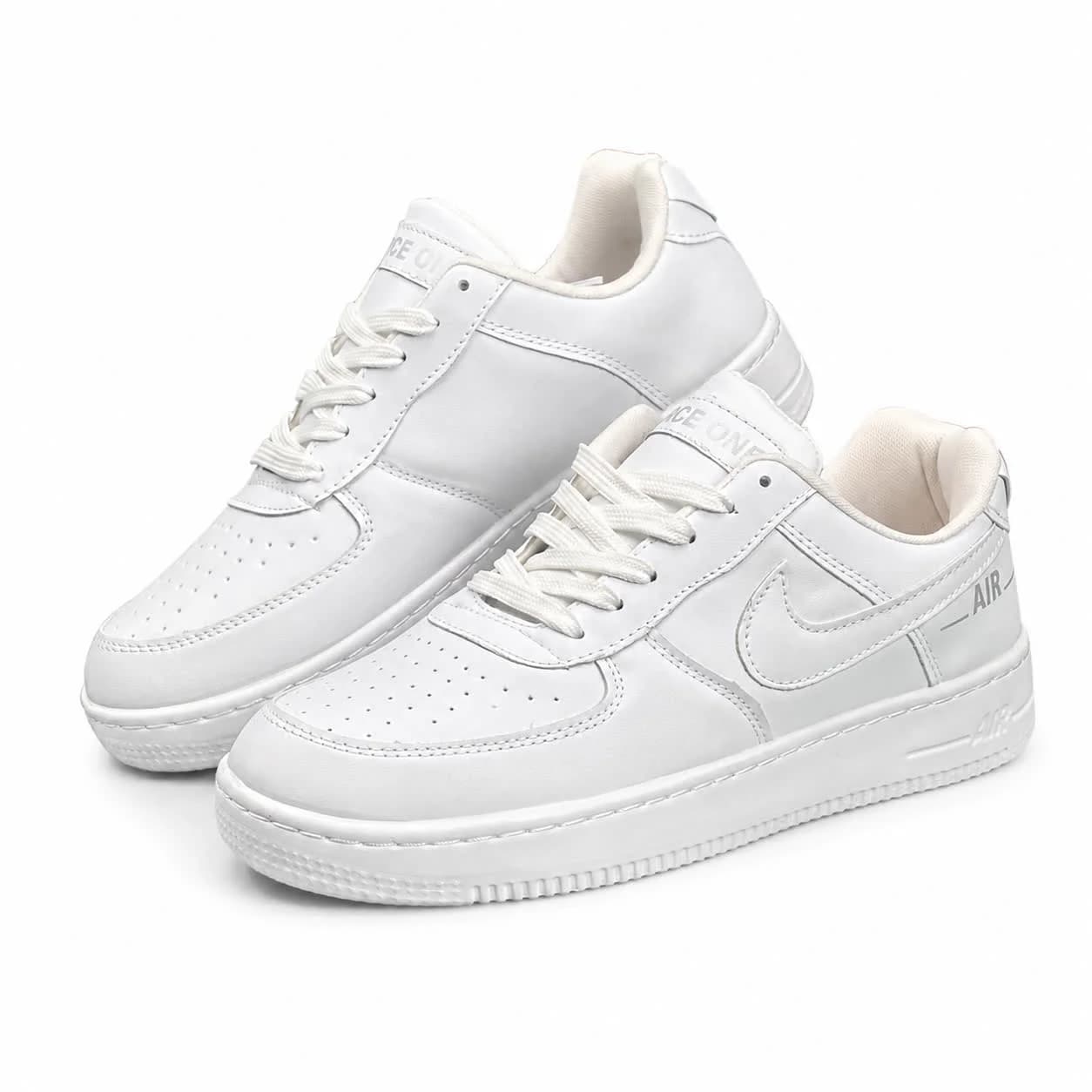 کفش کتانی مردانه زنانه و بزرگ پا مدل ایرفورس سفید Nike Air Force — تصویر ۳