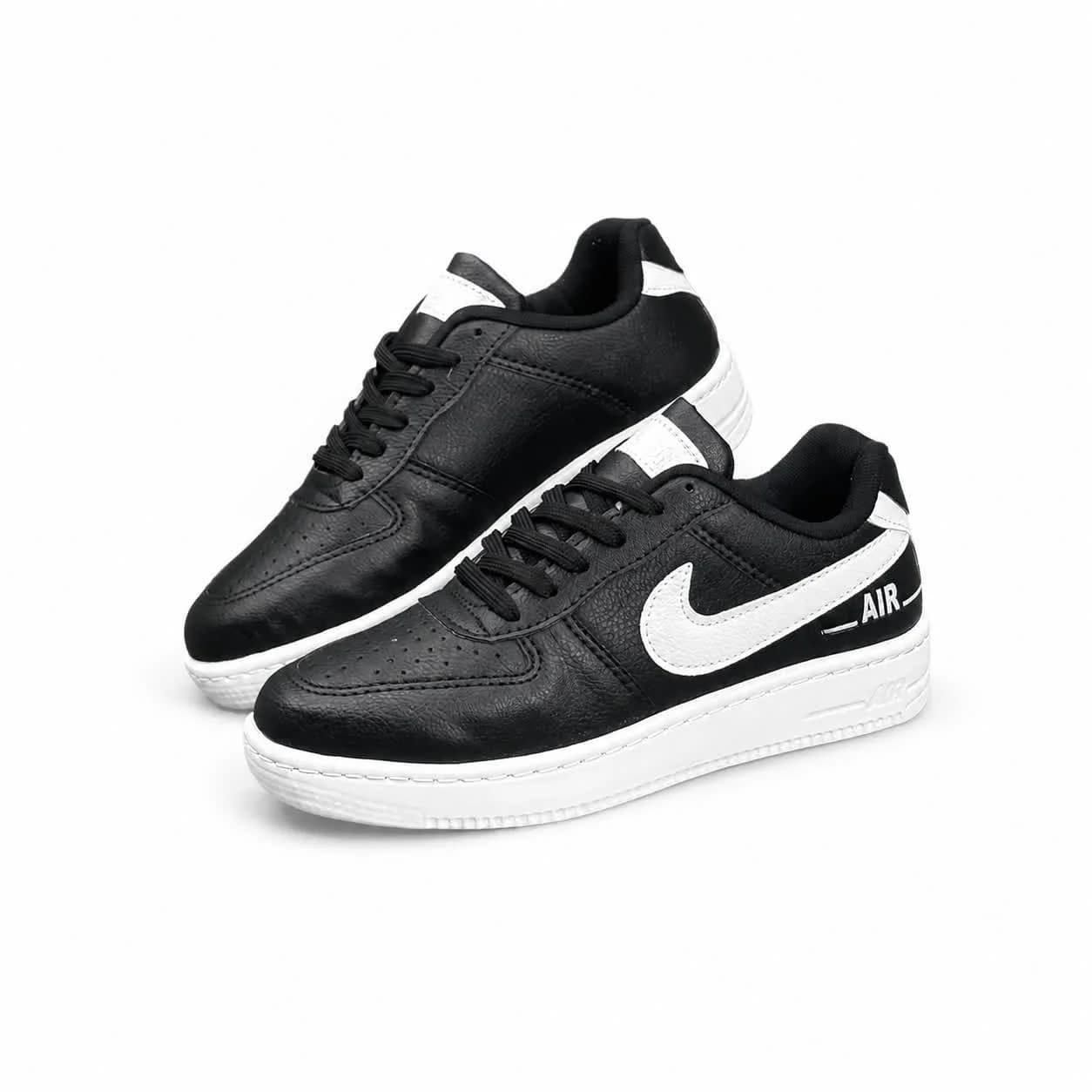 کفش کتانی مردانه زنانه و بزرگ پا مدل ایرفورس مشکی سفید Nike Air Force — تصویر ۳