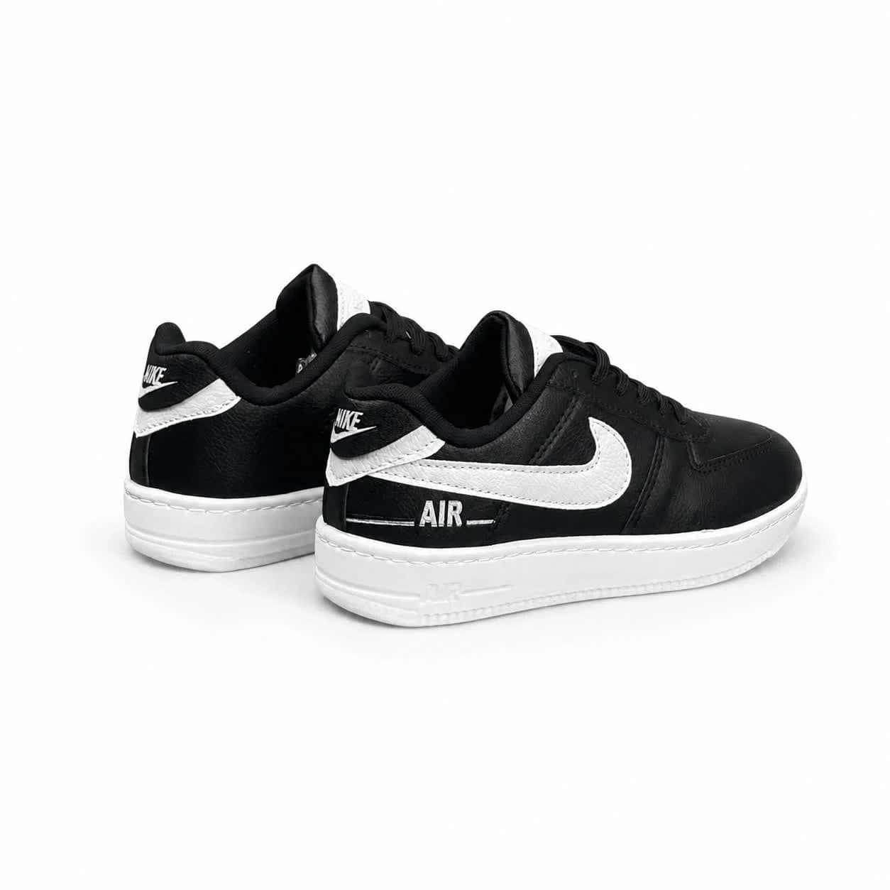 کفش کتانی مردانه زنانه و بزرگ پا مدل ایرفورس مشکی سفید Nike Air Force — تصویر ۵