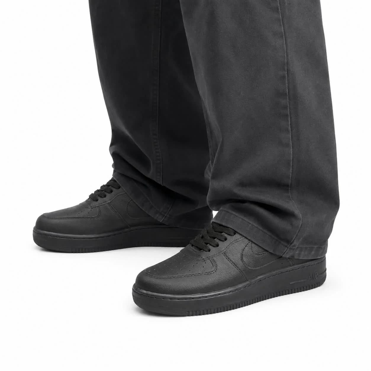 کفش کتانی مردانه زنانه و بزرگ پا مدل ایرفورس مشکی Nike Air Force — تصویر ۲