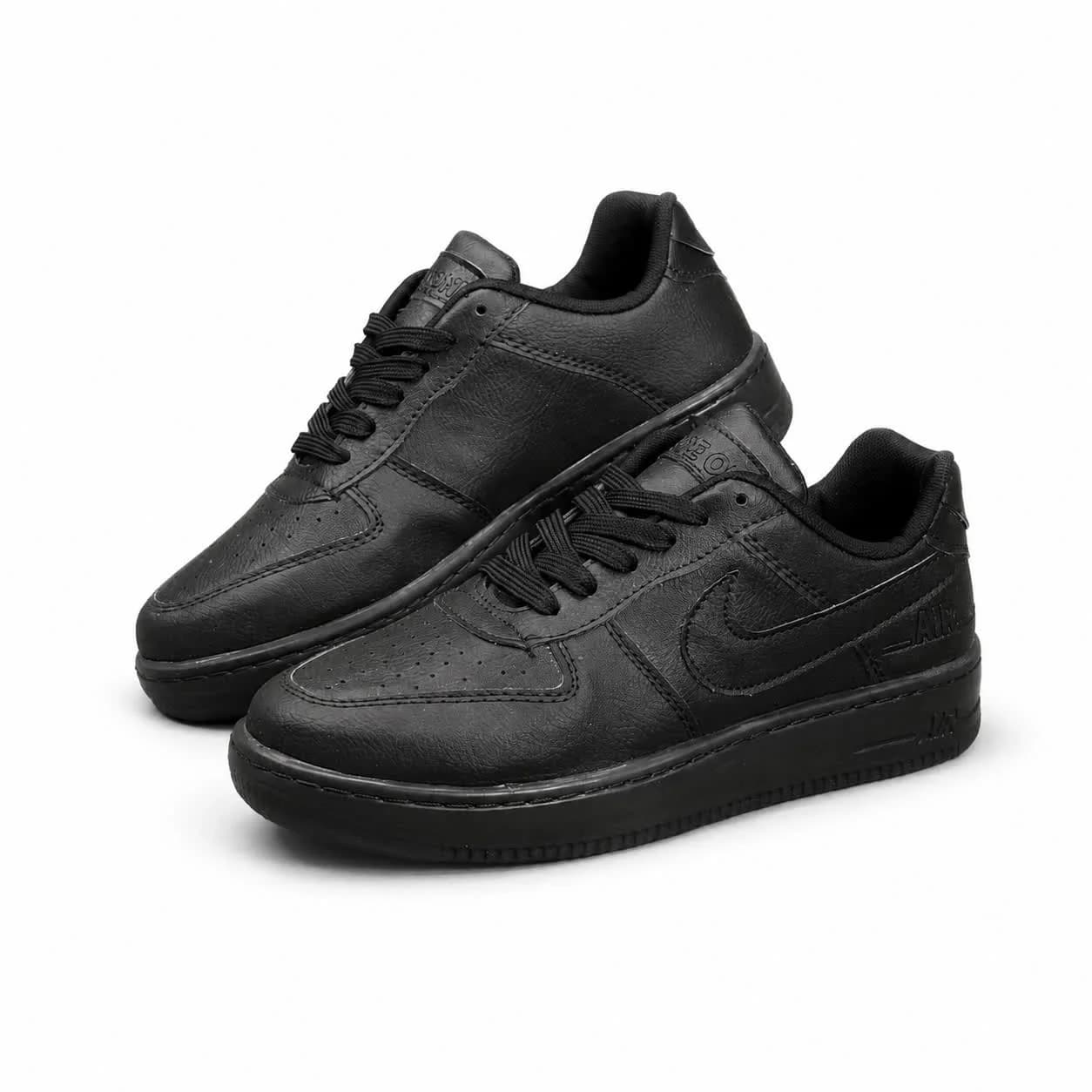 کفش کتانی مردانه زنانه و بزرگ پا مدل ایرفورس مشکی Nike Air Force — تصویر ۳