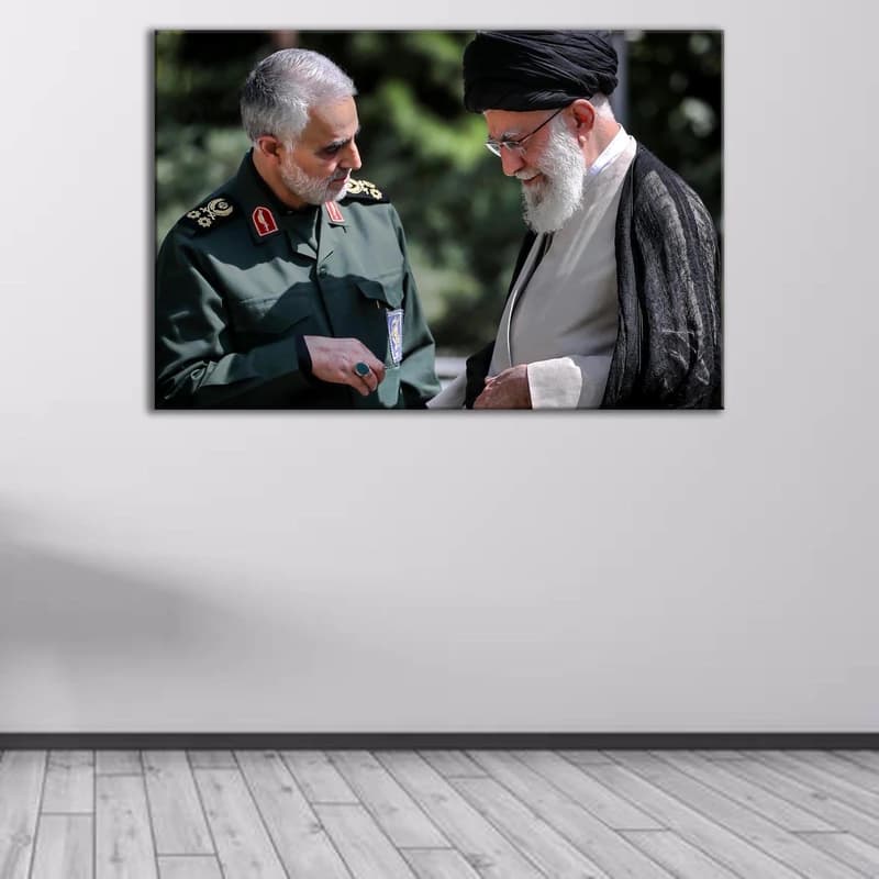 تابلو شاسی طرح تصویر رهبری و شهید قاسم سلیمانی کد 10 — تصویر ۲