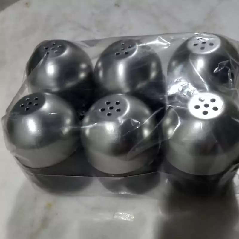 نمک پاش ته مشکی پلاستیکی