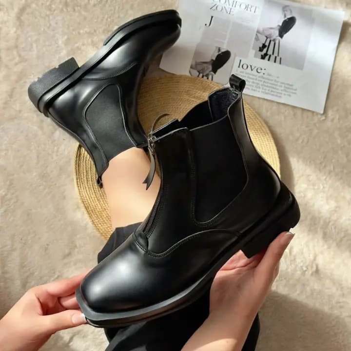 بوت چرمی زنانه ورنی مشکی و قهوه‌ای — تصویر ۲