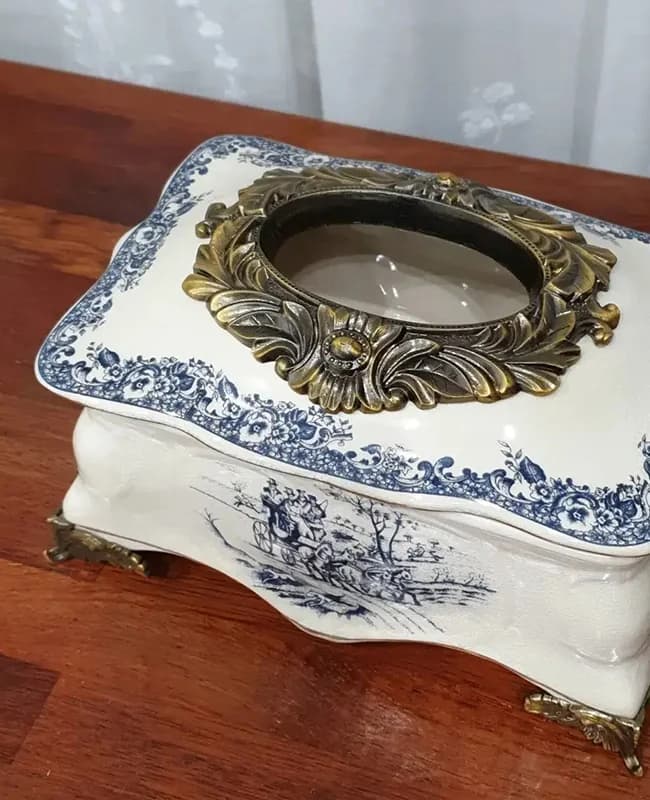 جا دستمالی دکوری برنزی کد VICTORIA_KIT_682/8 — تصویر ۲
