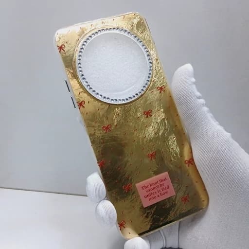 گارد محافظ شیائومی Redmi A4 5g قاب اطلسی طرح پاپیون لنز نگین دار redmi a4 ردمی آ4 طلایی