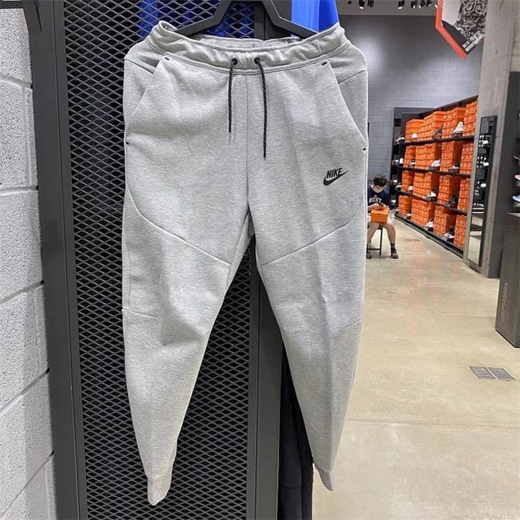 جاگر Nike طرح تکفلیس — تصویر ۲